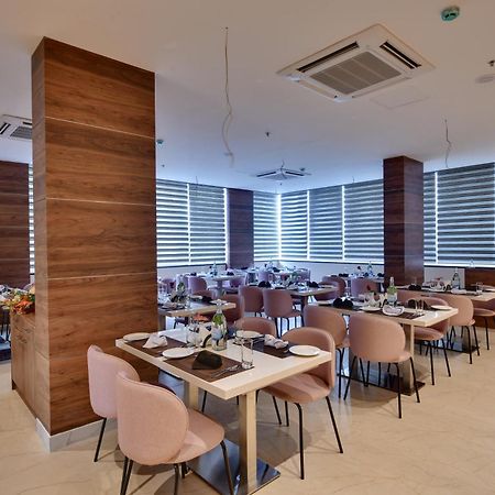 Click Hotel Vista-International Airport Dod Jala Exterior foto